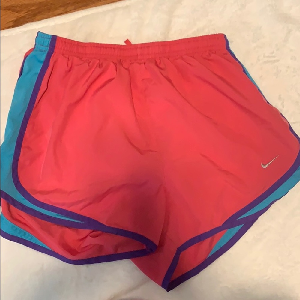 Nike Short Lot - Picture 2 of 7